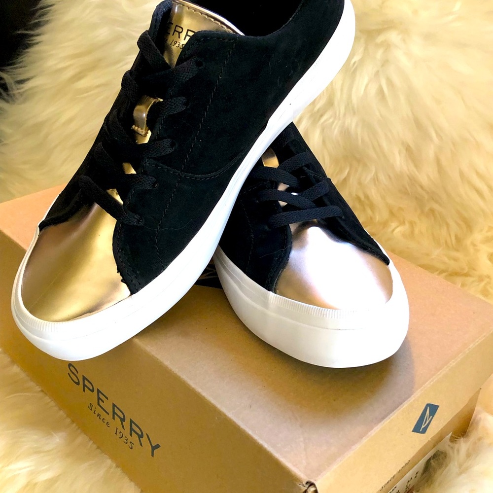 NIB! Sperry “Haven” NEW size 8.5 black w/Gold accents.